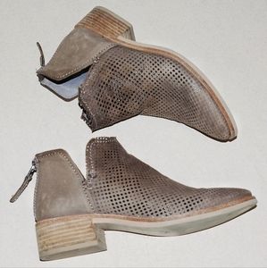 ⏰GONE 3/20!! Dolce Vita Perforated Ankle Boots size 8.5